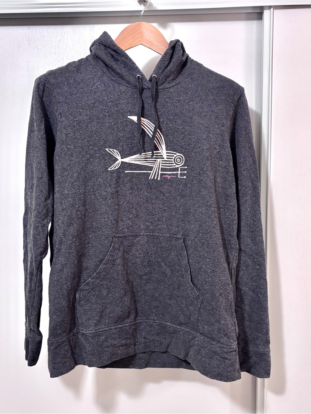 Patagonia Womens Hoodie Size M Flying Fish Graphic Trident Grey Hiking Gorpcore